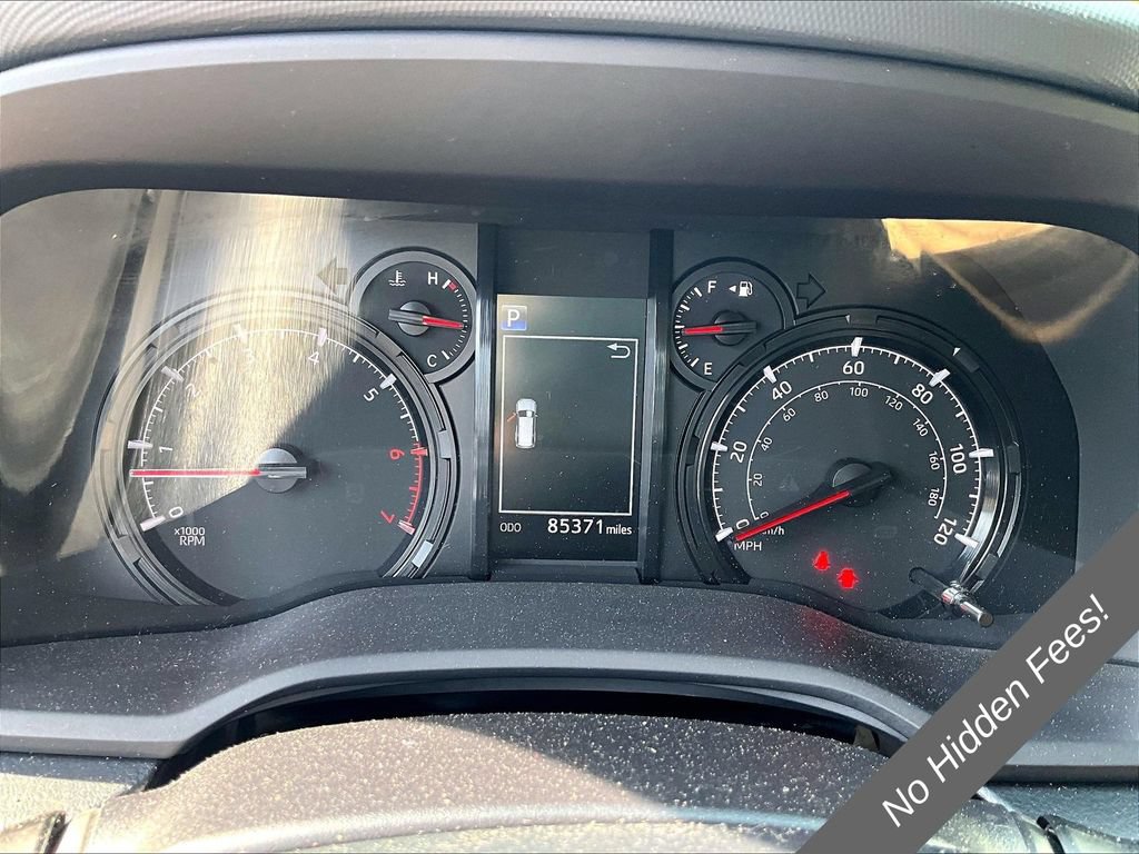 Used 2022 Toyota 4Runner SR5 AWD/4WD image 18