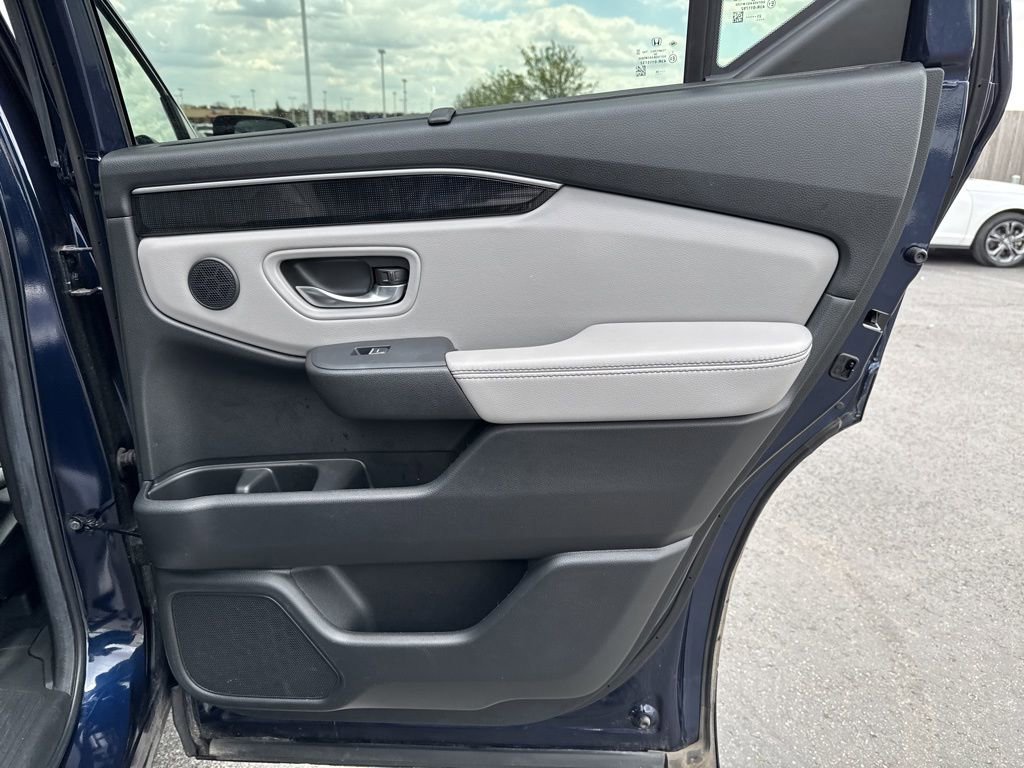 Certified 2025 Honda Pilot Elite image 41