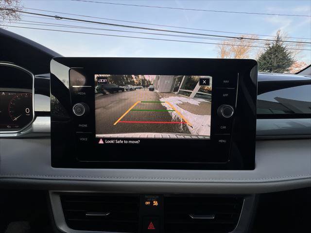 New 2026 Volkswagen Taos SEL AWD/4WD image 17