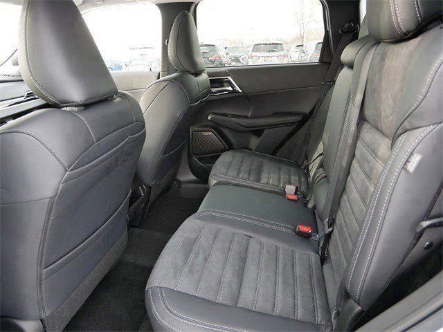 New 2026 Mitsubishi Outlander SE image 5