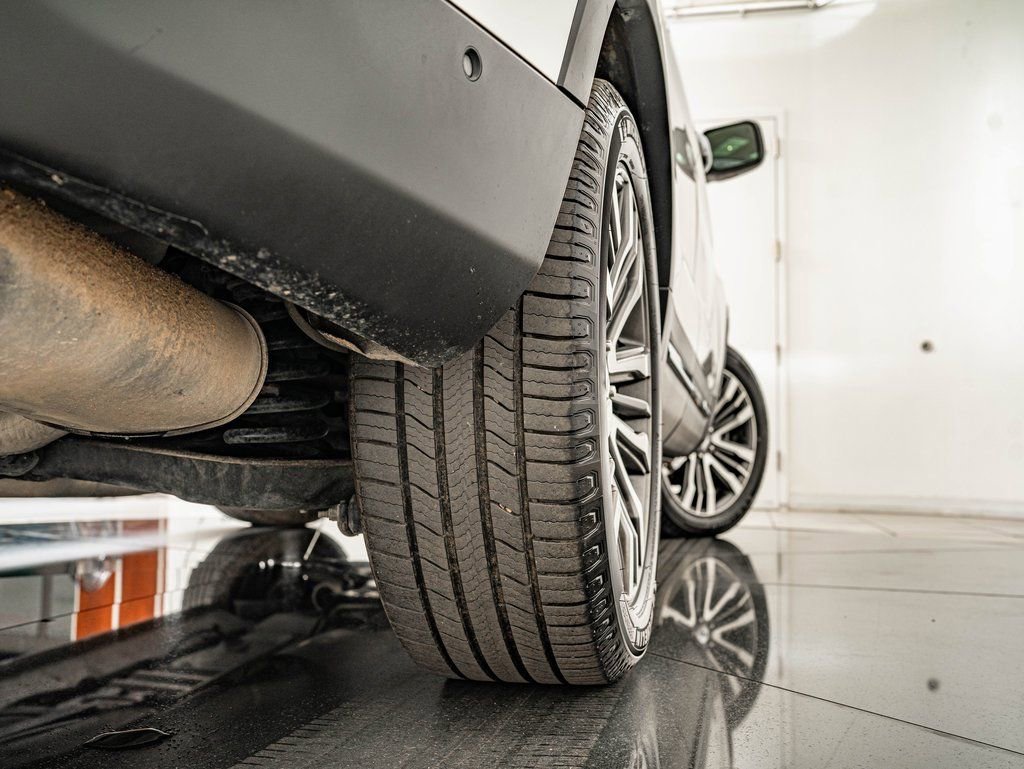 Used 2017 Ford Explorer Platinum image 43