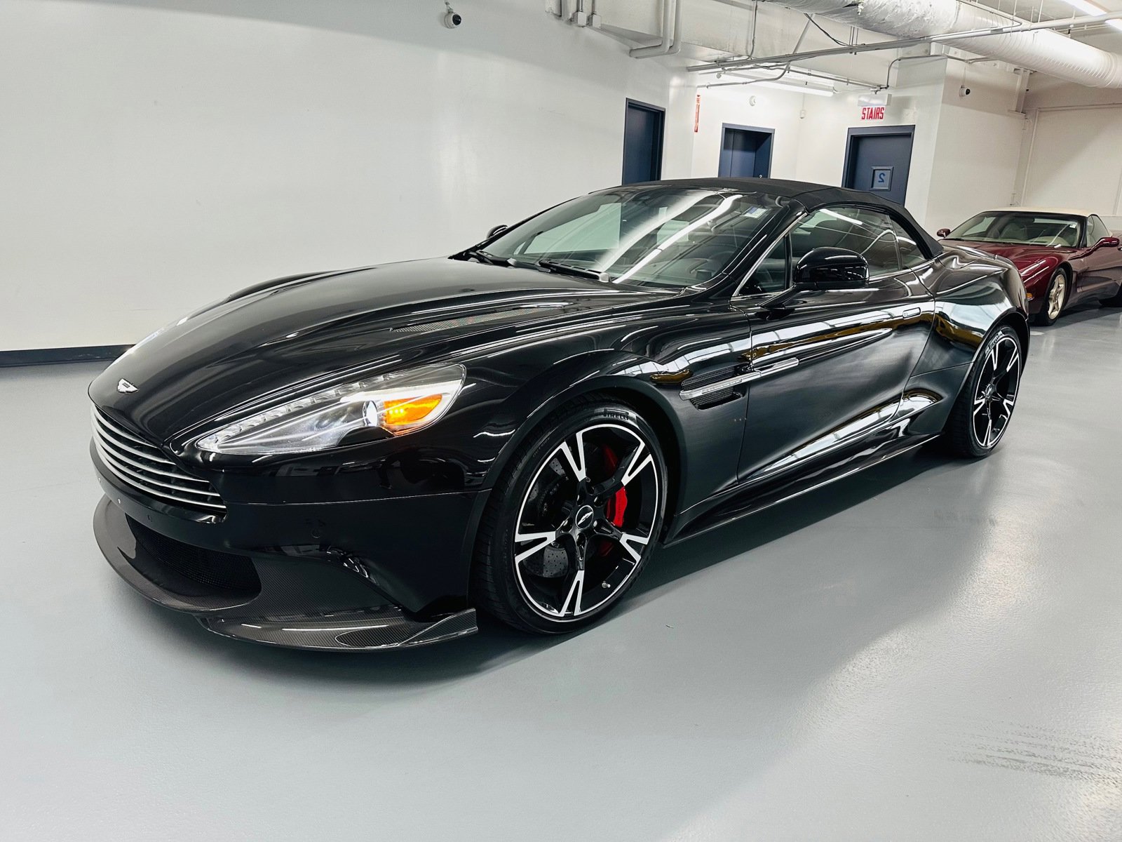 Used 2018 Aston Martin Vanquish S RWD image 9
