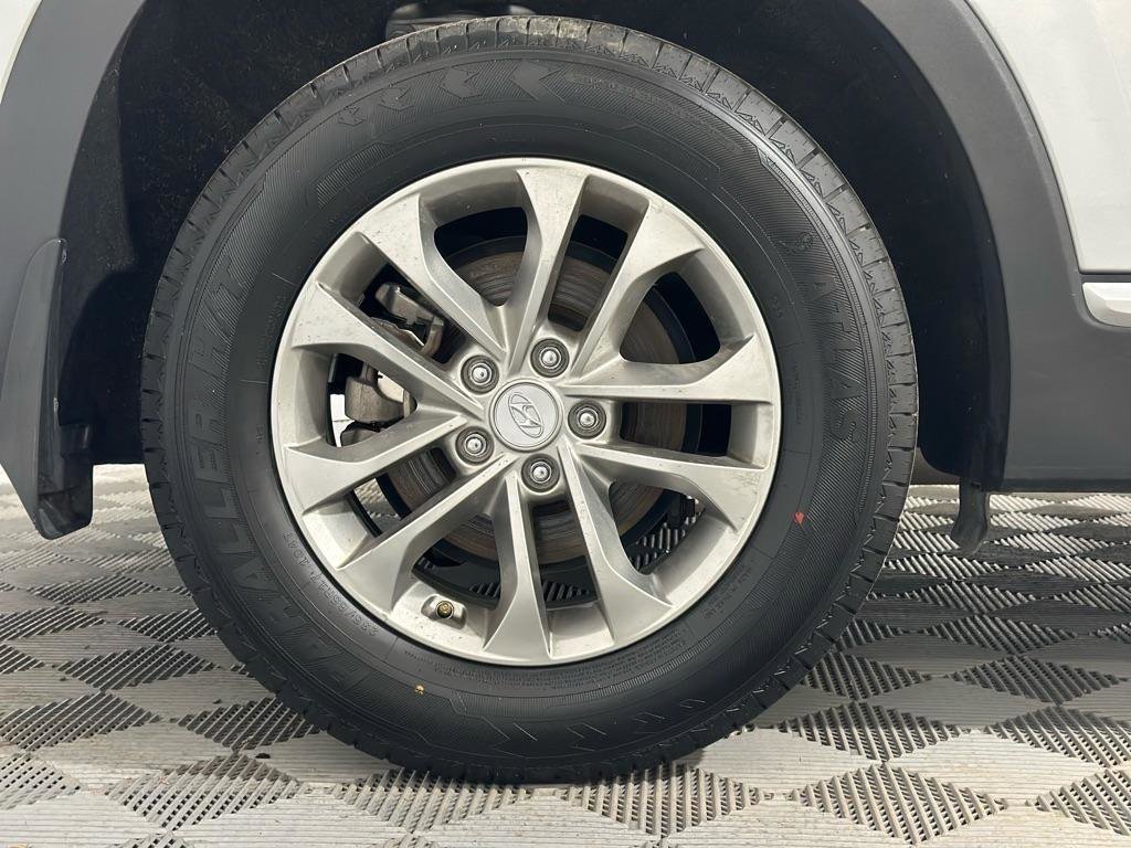Used 2020 Hyundai Santa Fe SE FWD image 35