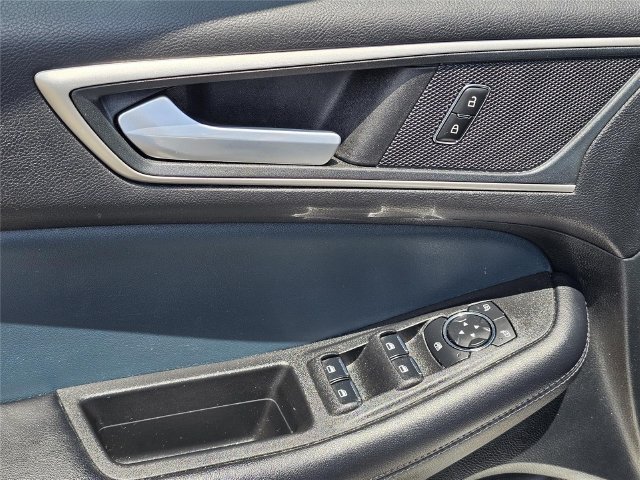 Used 2023 Ford Edge SEL w/ Sport Appearance Package AWD/4WD image 16