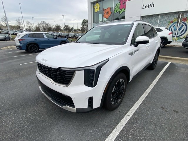 Used 2024 Kia Sorento S image 9