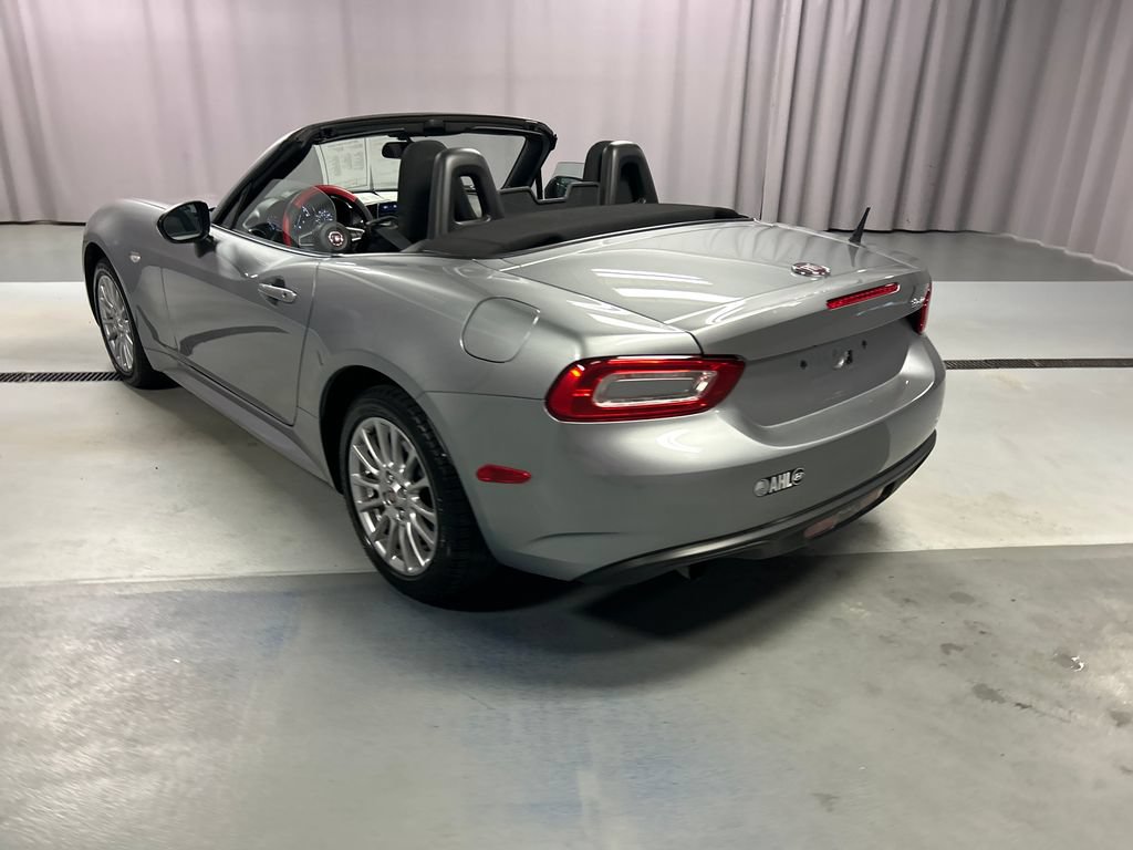 Used 2017 FIAT 124 Spider Classica RWD image 5