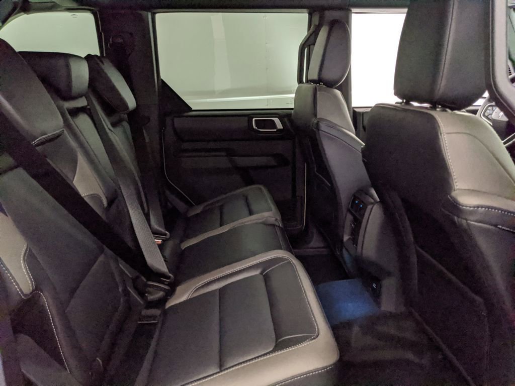 New 2025 Ford Bronco Outer Banks image 25