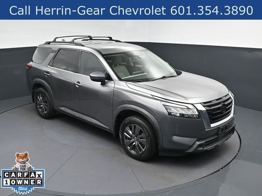 Used 2022 Nissan Pathfinder SV image 1