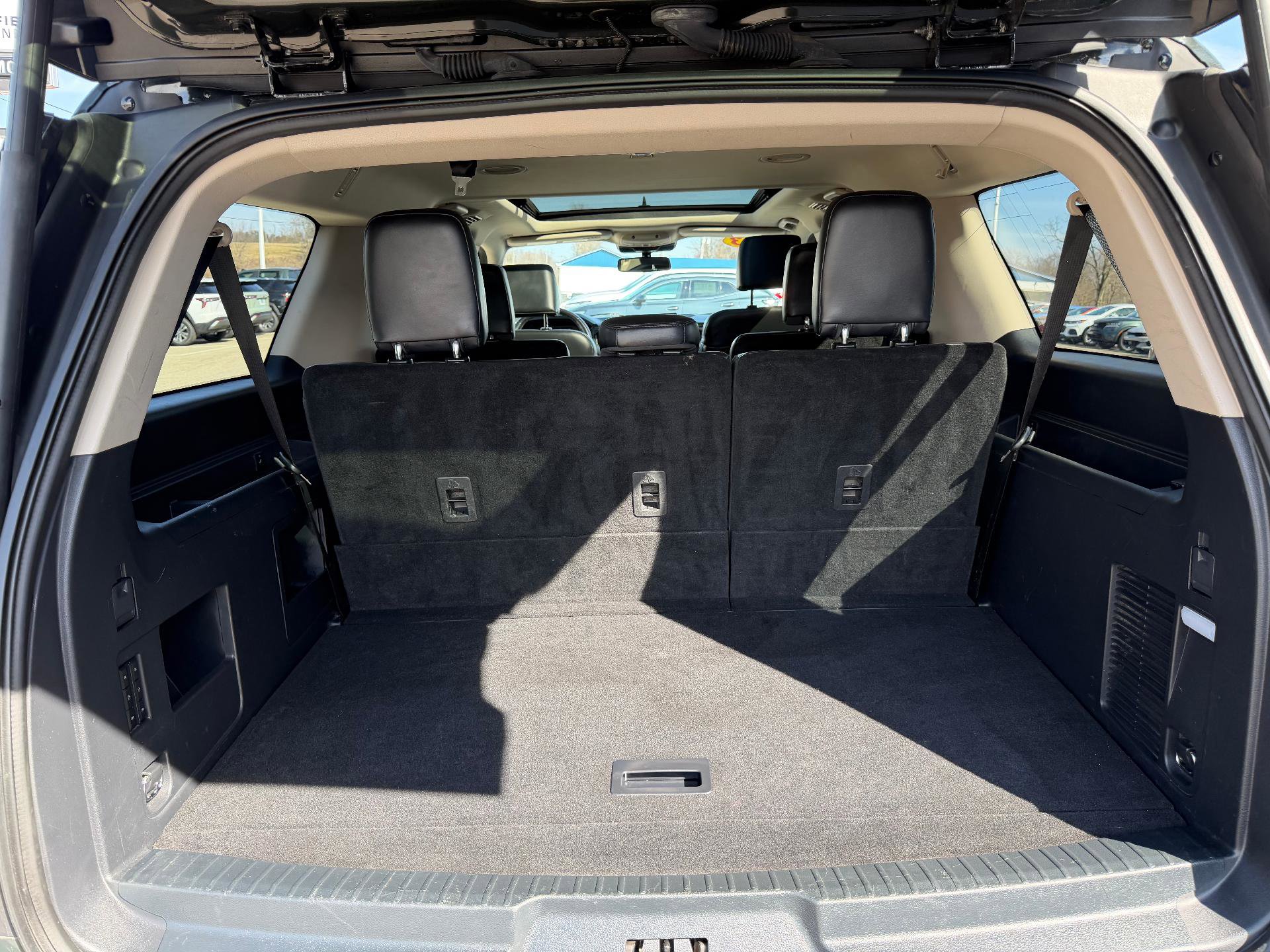Used 2023 Ford Expedition Max XLT image 12