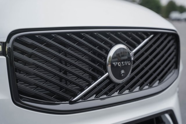 New 2026 Volvo XC60 B5 Plus w/ Protection Package Premier image 12