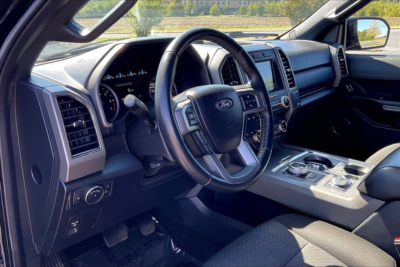 Used 2021 Ford Expedition XLT image 17