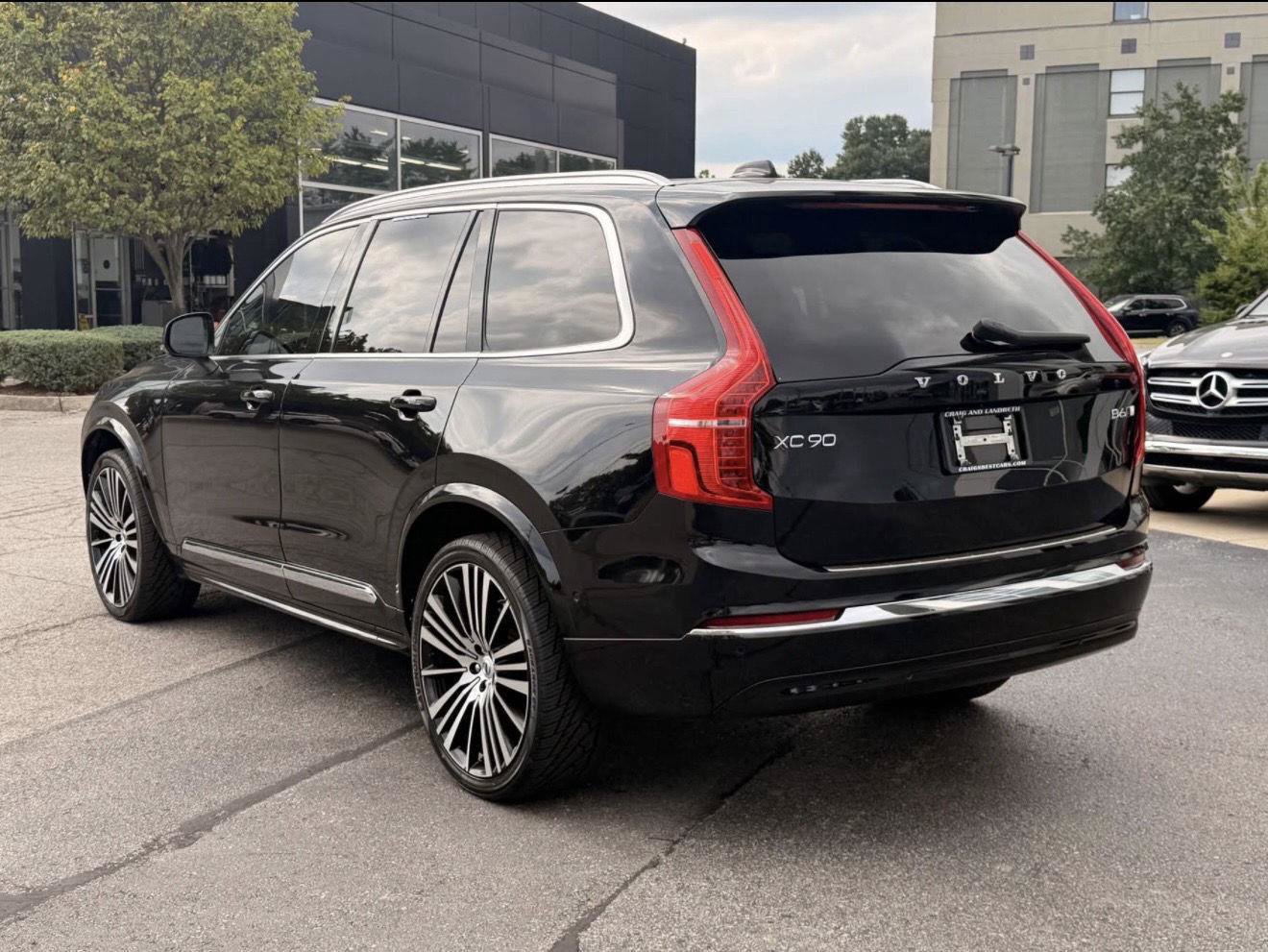 Used 2023 Volvo XC90 B6 Ultimate w/ Protection Package Premier AWD/4WD image 3