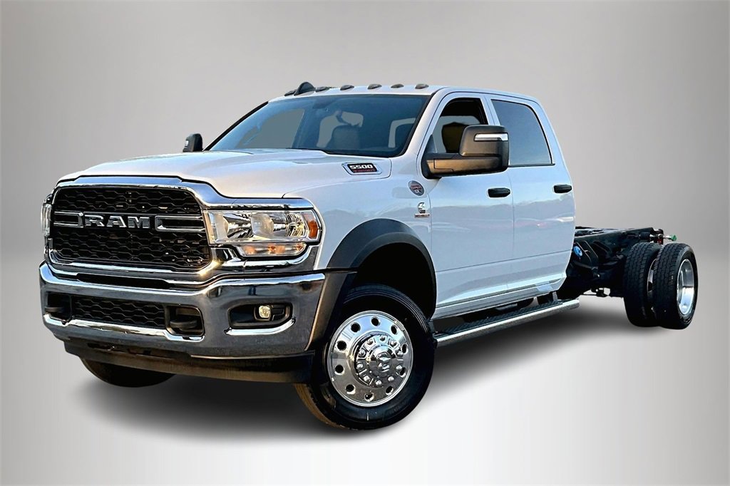 Used 2024 RAM 5500 Tradesman w/ Chrome Appearance Group image 3