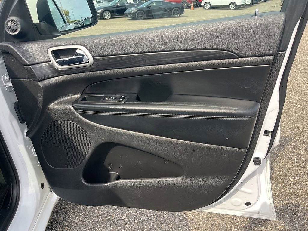 Used 2019 Jeep Grand Cherokee Altitude AWD/4WD image 54
