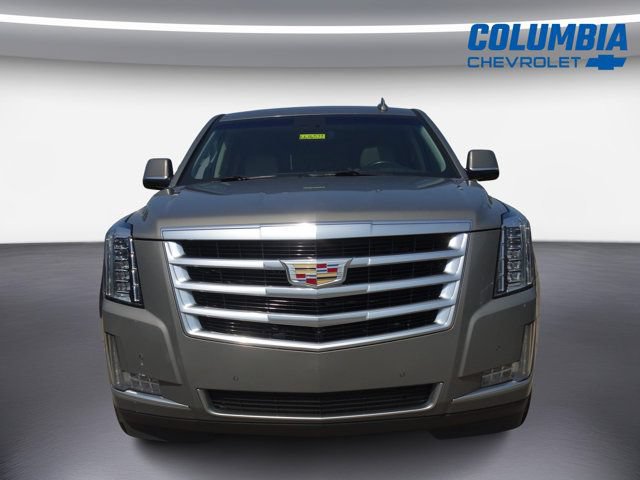 Used 2019 Cadillac Escalade Luxury AWD/4WD image 7