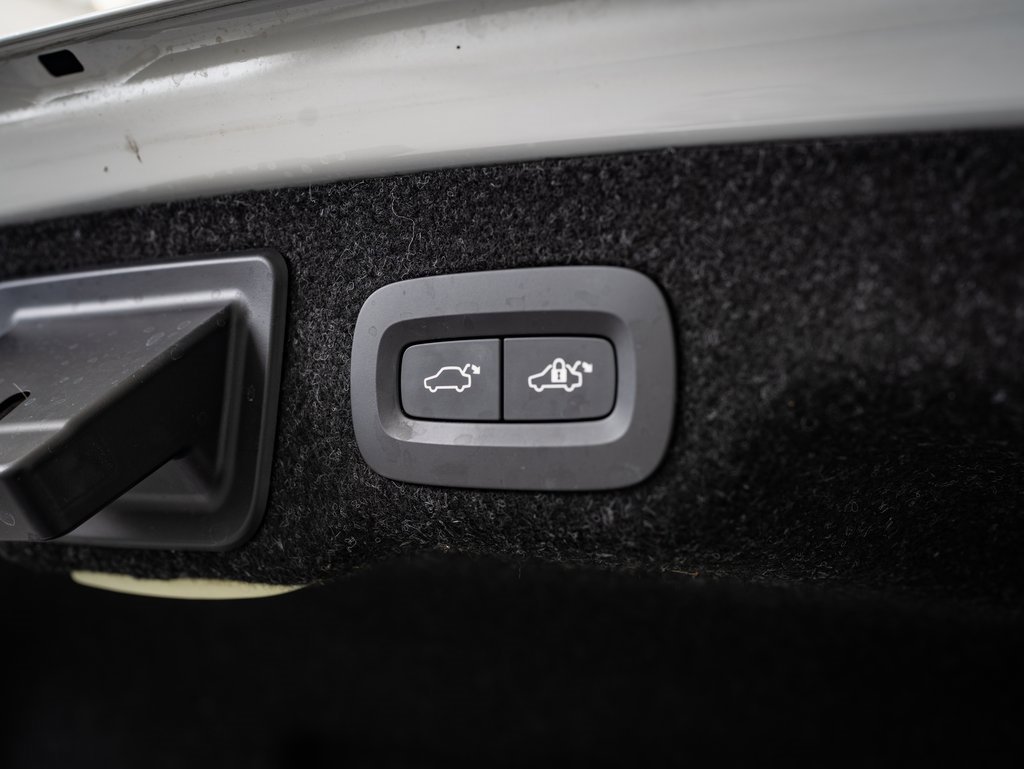 Used 2024 Volvo S90 T8 Ultimate image 20
