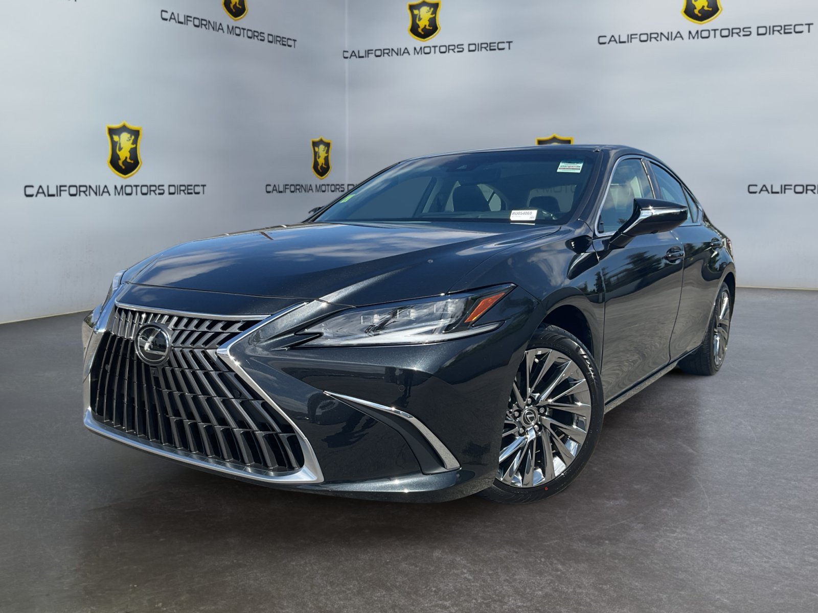 Used 2024 Lexus ES 300h w/ Accessory Package (Z2) FWD image 9