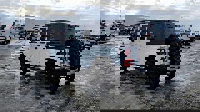 Used 2017 Jeep Wrangler Unlimited Sahara image 6