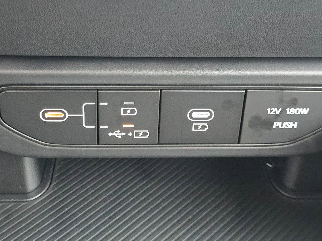 New 2025 Kia K4 LXS image 4