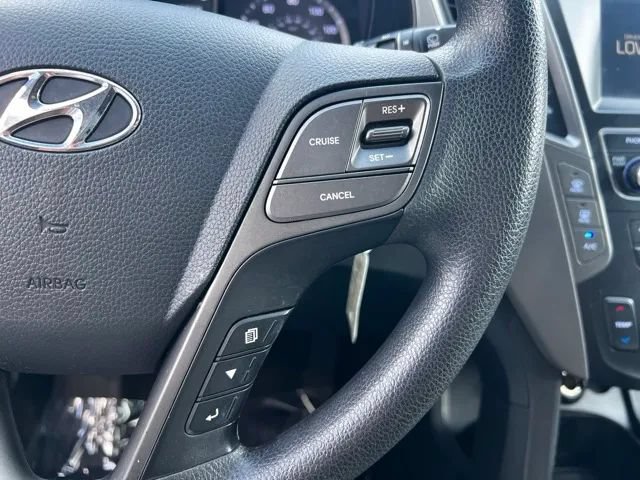 Used 2017 Hyundai Santa Fe SE AWD/4WD image 18