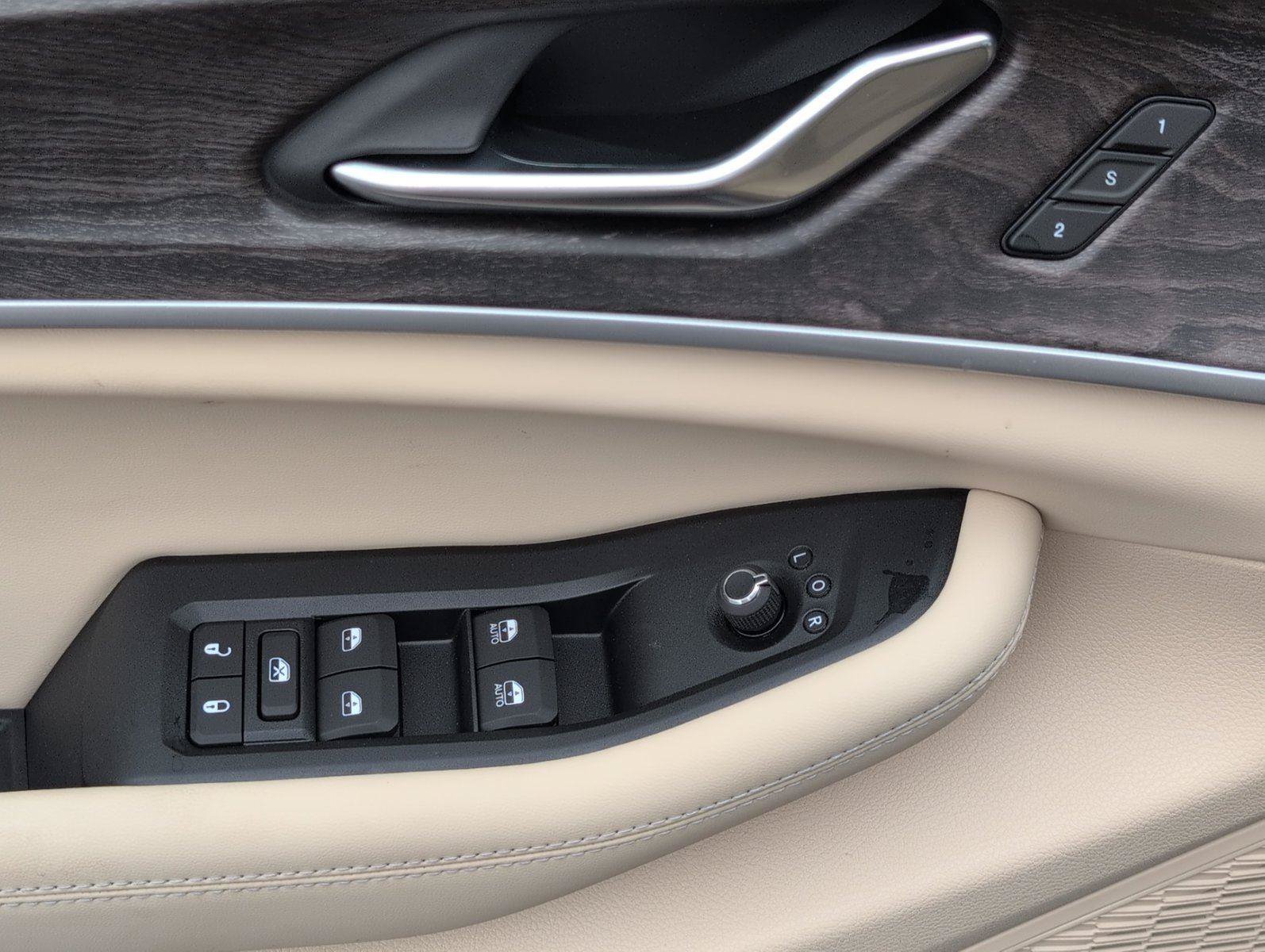 New 2026 Jeep Grand Cherokee Limited w/ Luxury Tech Group II RWD image 20