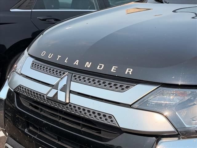 Used 2020 Mitsubishi Outlander ES AWD/4WD image 19