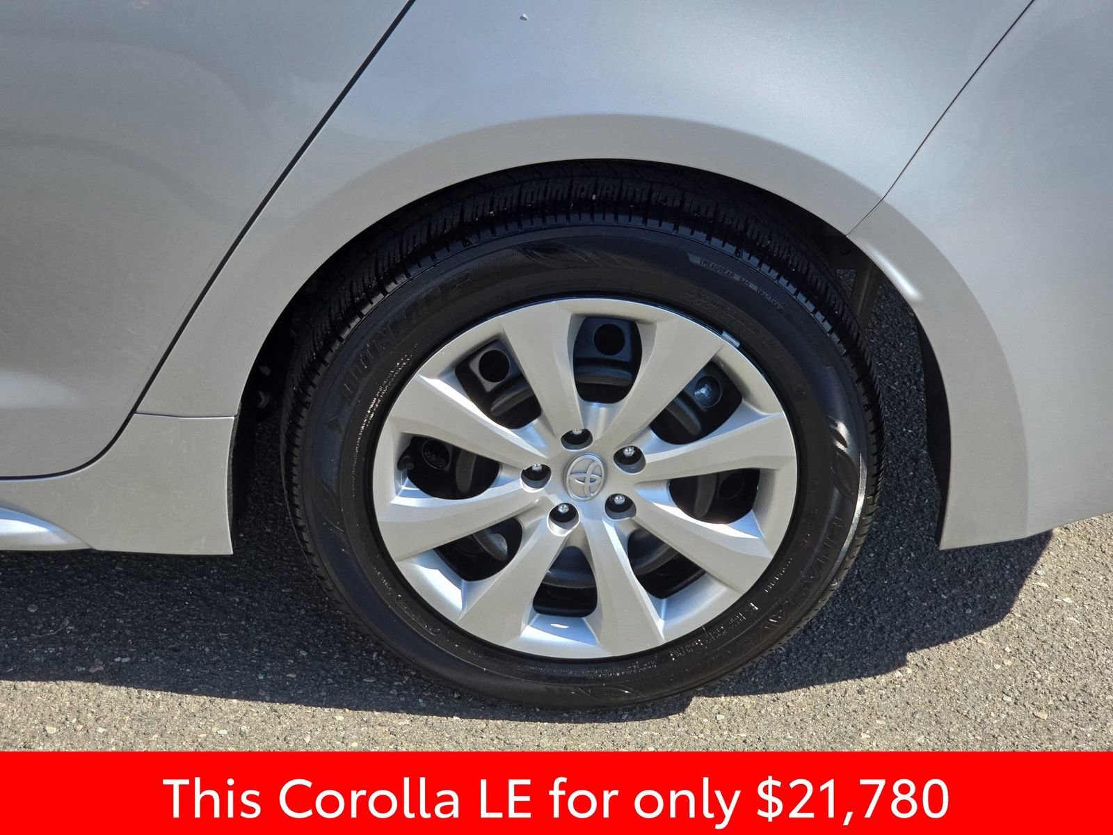 Used 2025 Toyota Corolla LE FWD image 39
