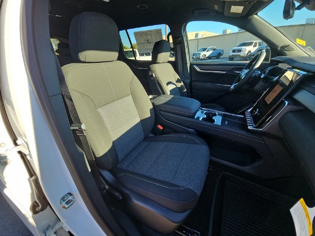 New 2026 GMC Acadia Elevation w/ LPO, Floor Liner Package AWD/4WD image 20