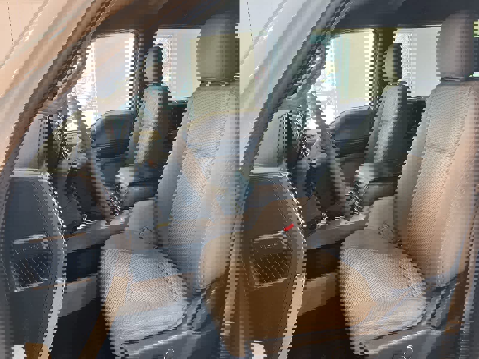 Used 2017 Ford F250 XLT w/ Camper Package image 10