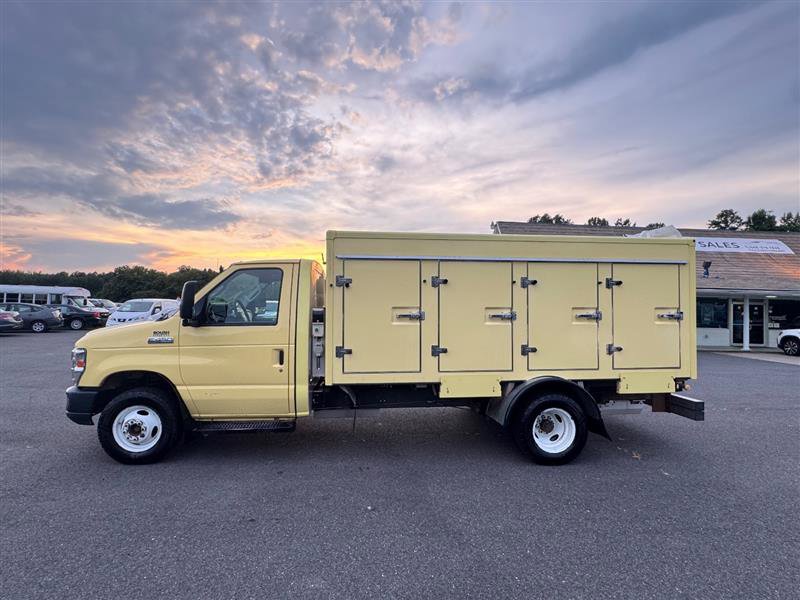 Used 2019 Ford E-450 and Econoline 450 Super Duty w/ Power Windows & Locks Group image 10