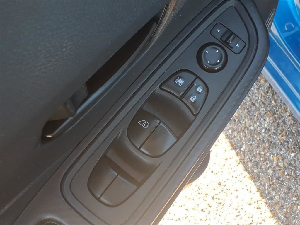 Used 2022 Nissan Versa S image 20