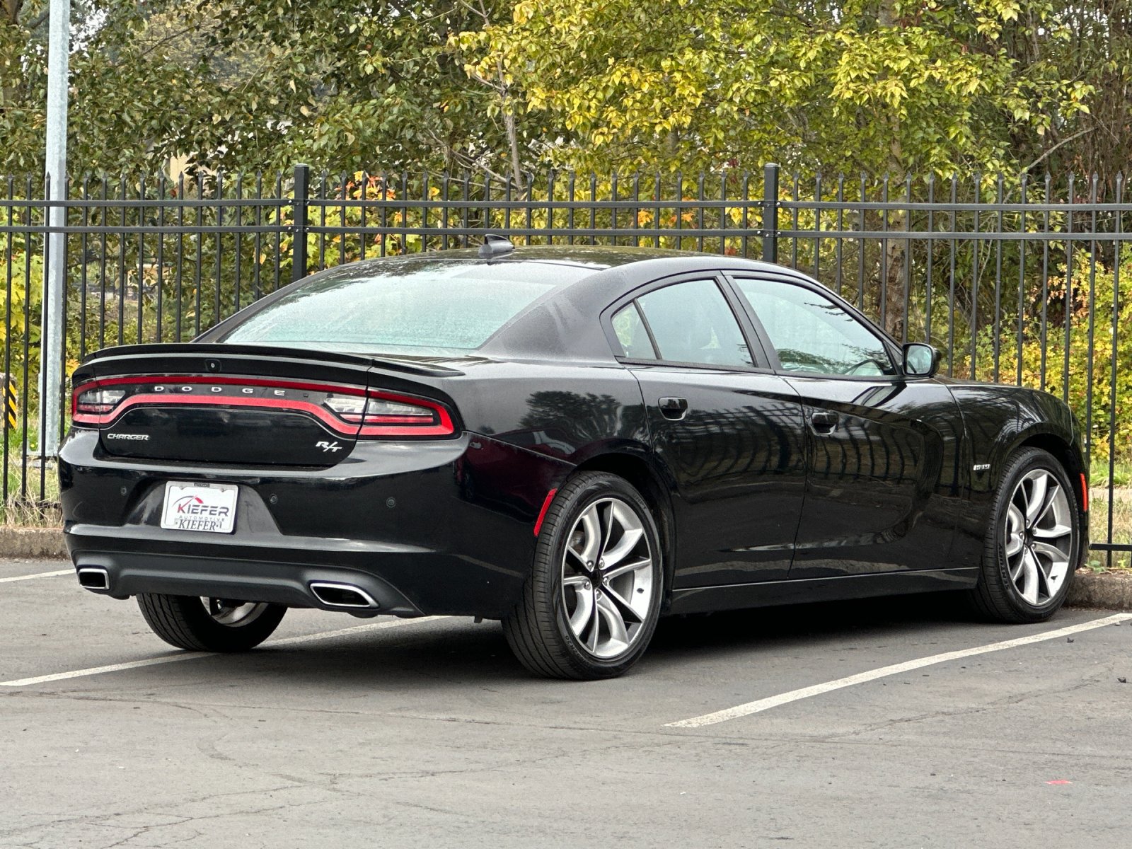 Used 2015 Dodge Charger R/T w/ Plus Group RWD image 4