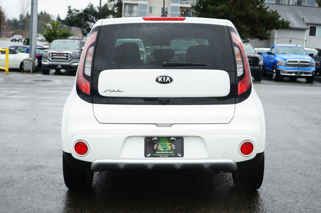 Used 2018 Kia Soul + image 4