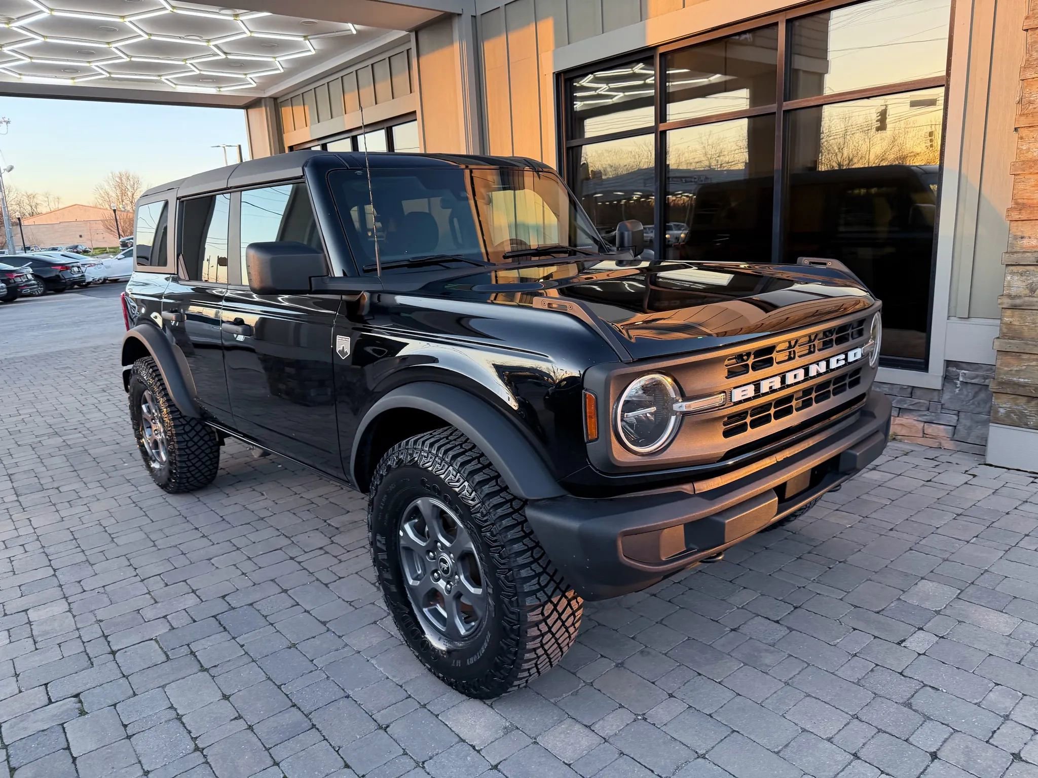 Used 2025 Ford Bronco Big Bend image 9