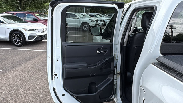 Certified 2024 Nissan Frontier SL w/ Technology Package AWD/4WD image 21