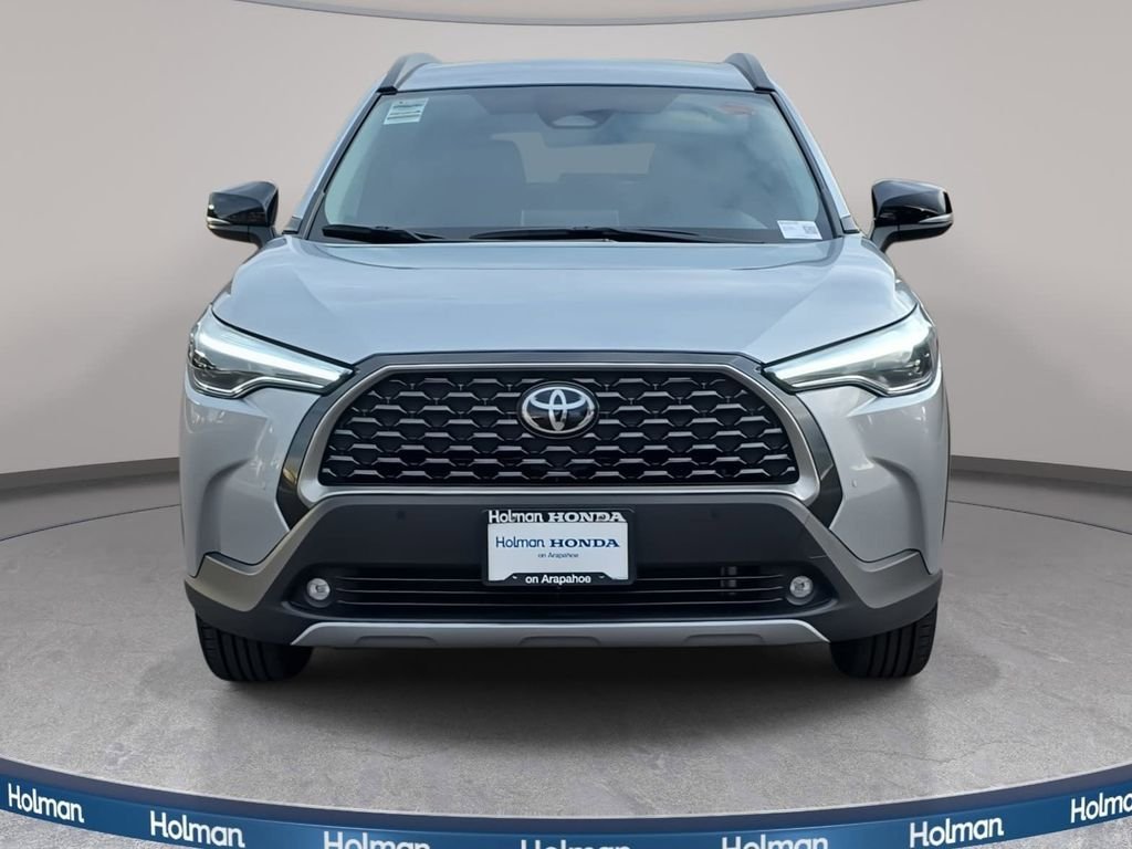 Used 2025 Toyota Corolla Cross XLE AWD/4WD image 3