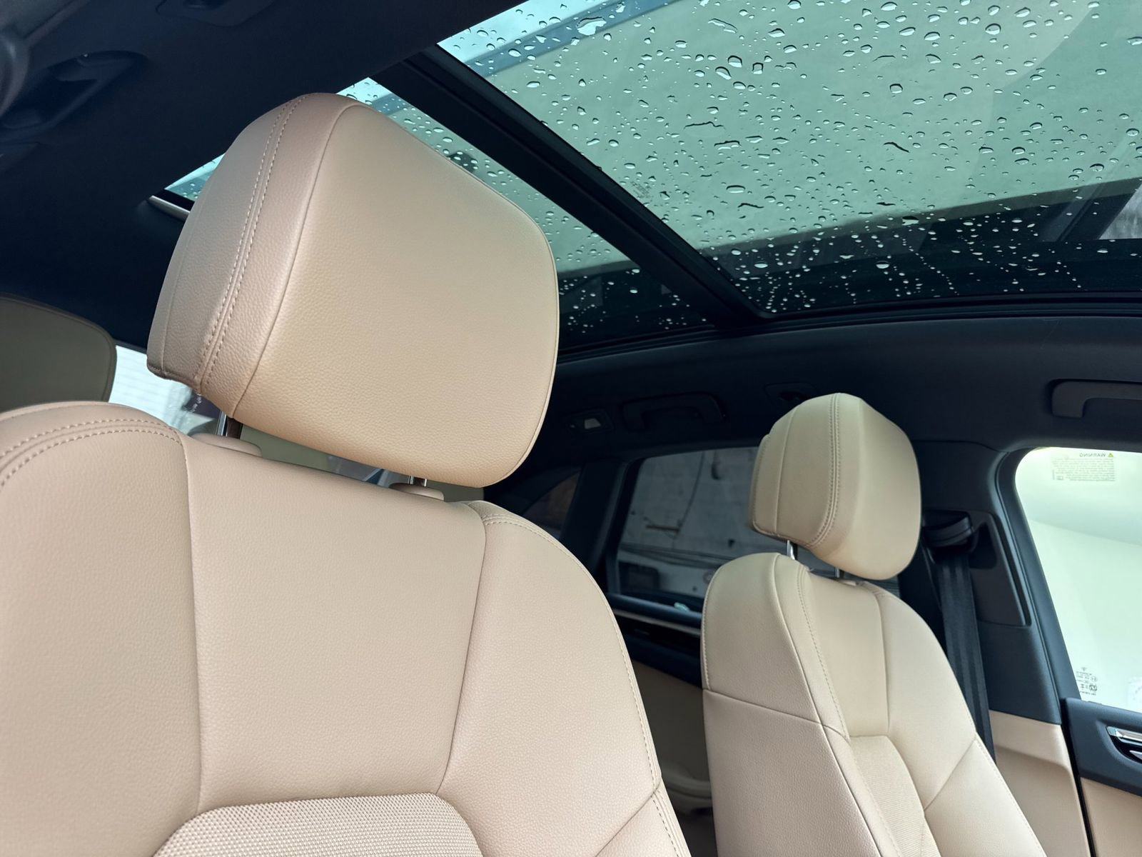 Certified 2025 Porsche Macan image 19