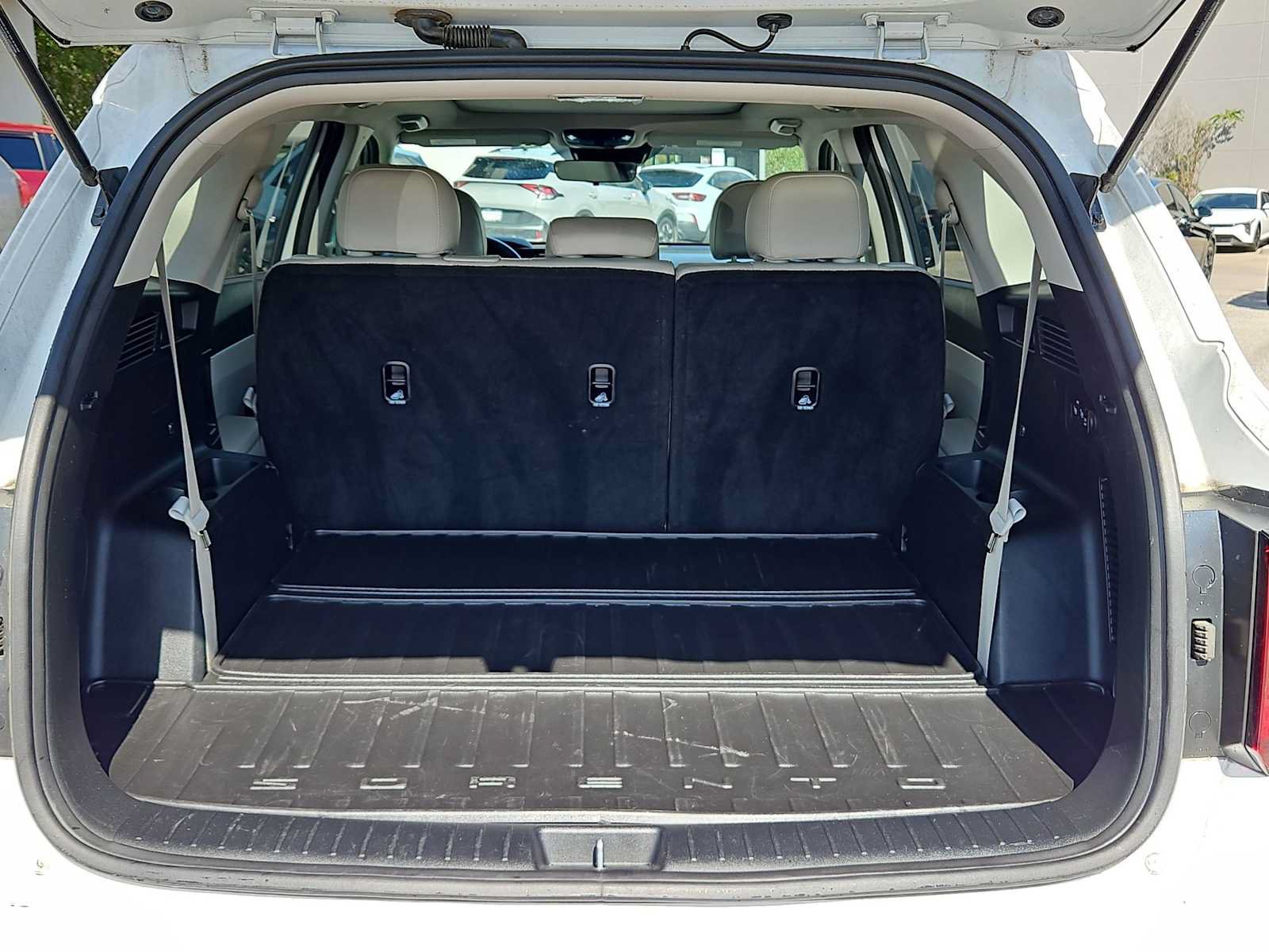 Certified 2023 Kia Sorento S w/ Panoramic Sunroof Package FWD image 33