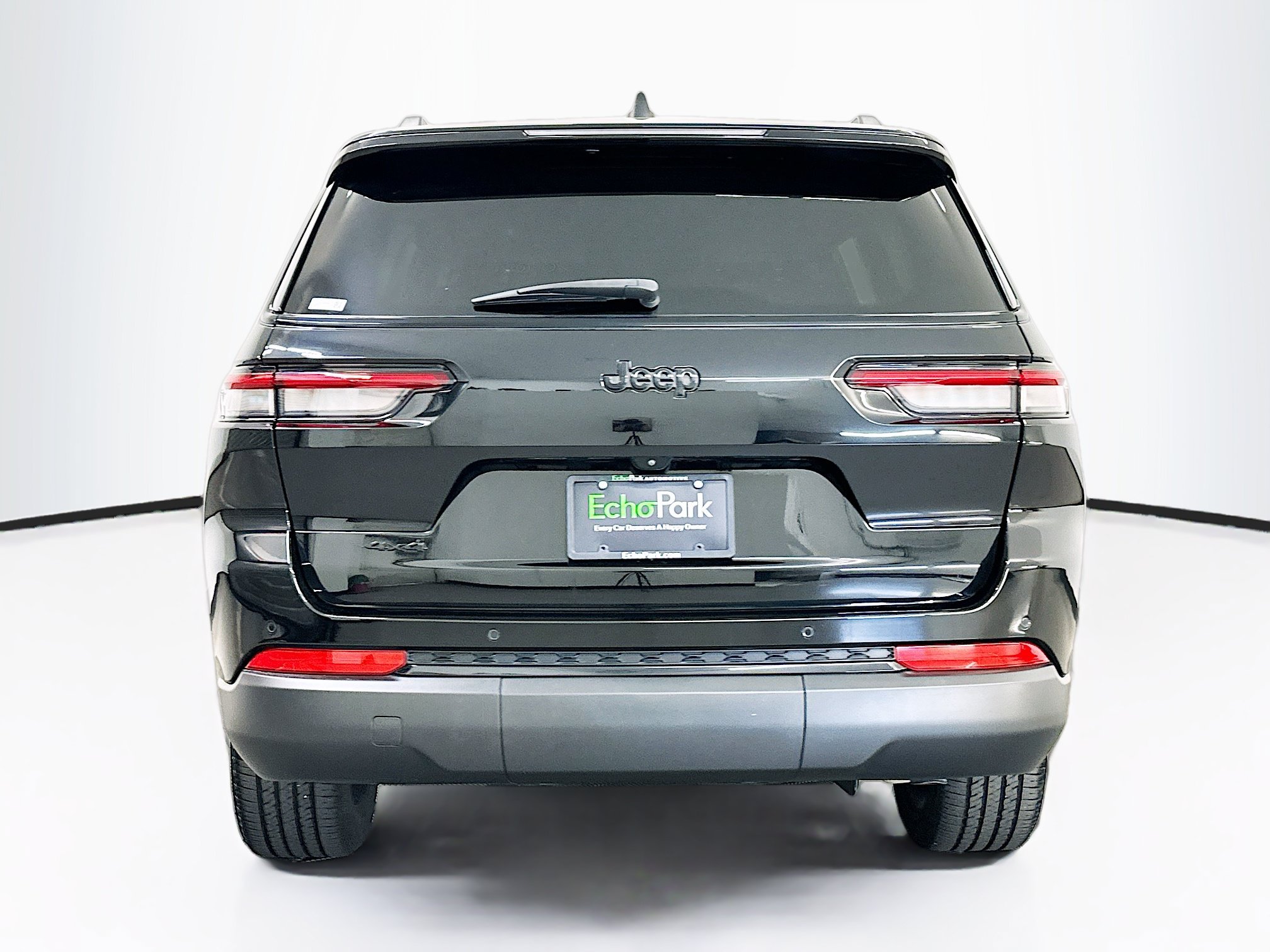 Used 2023 Jeep Grand Cherokee L Laredo AWD/4WD image 7