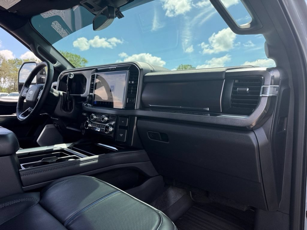 Used 2026 Ford F250 Platinum AWD/4WD image 19