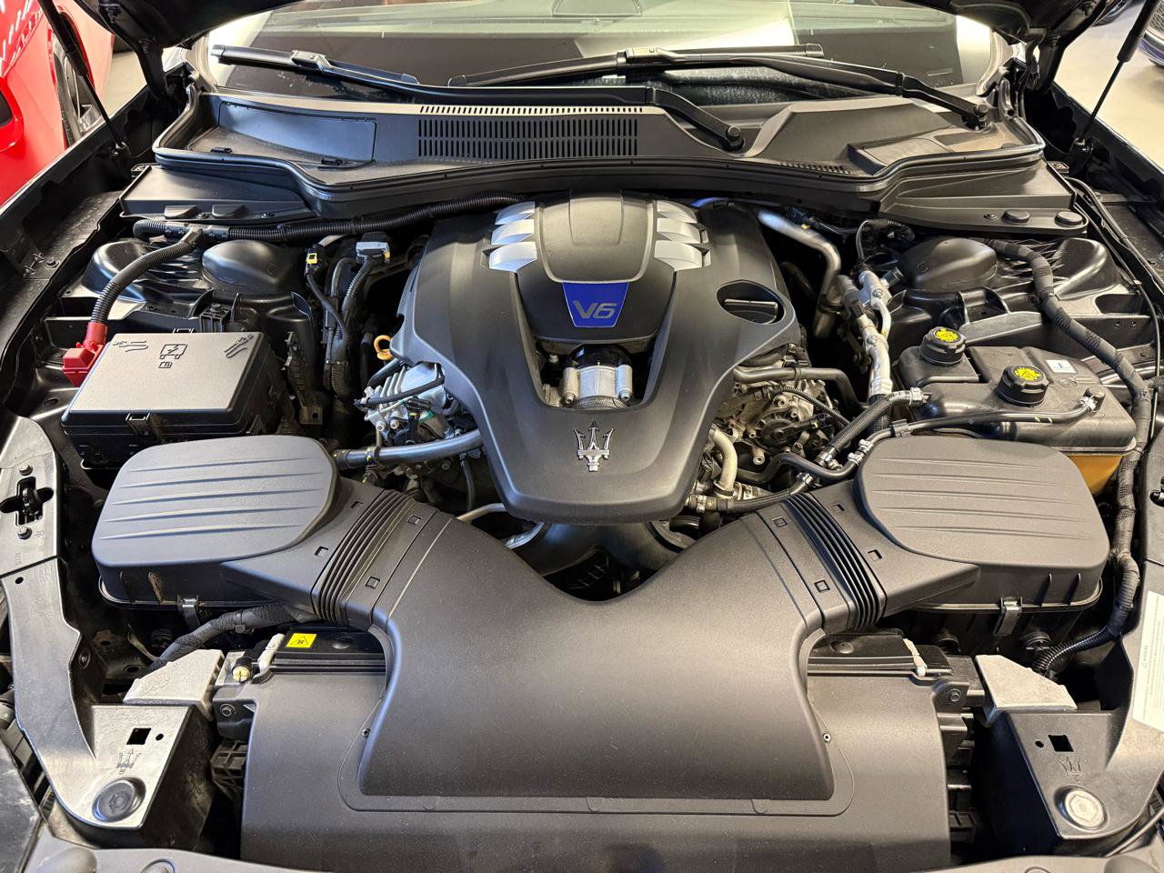 Used 2019 Maserati Ghibli S Q4 AWD/4WD image 25