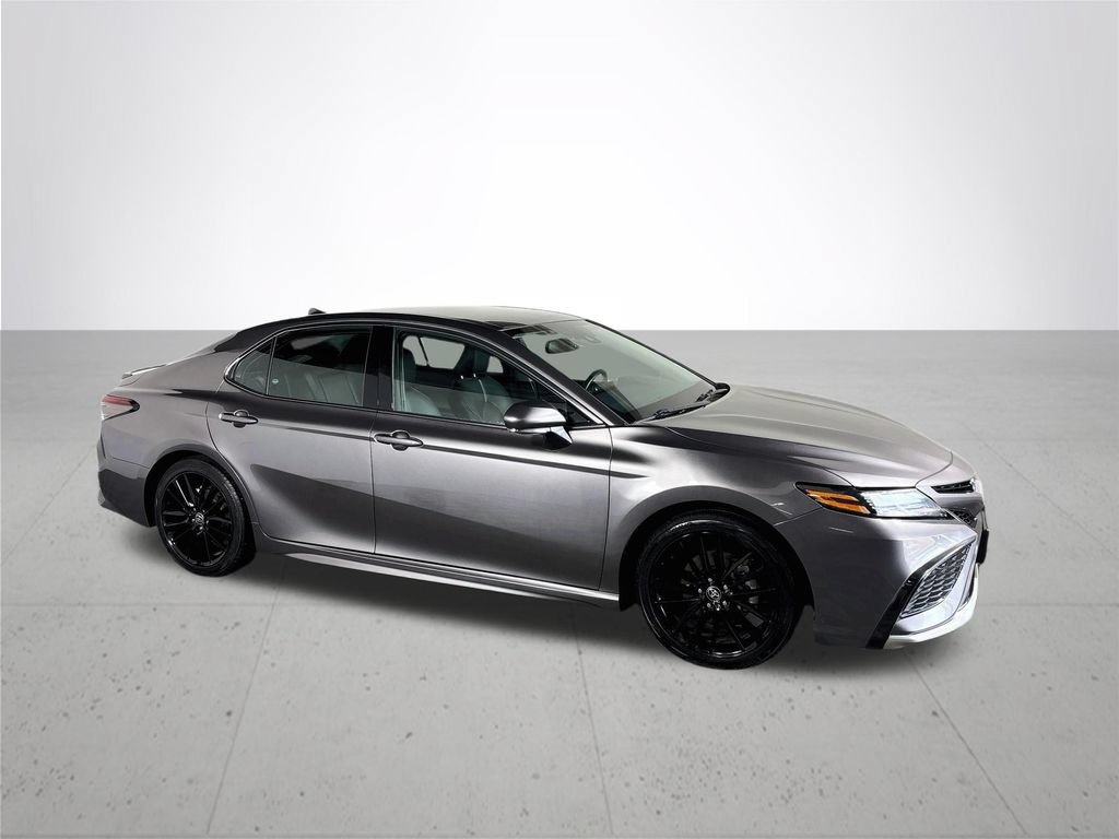 Used 2024 Toyota Camry XSE FWD image 4