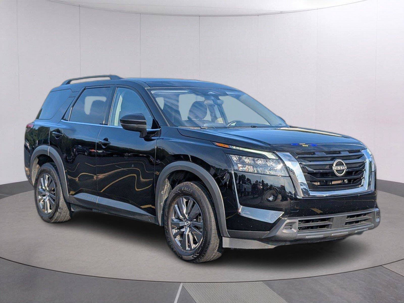 Used 2025 Nissan Pathfinder SV FWD image 9