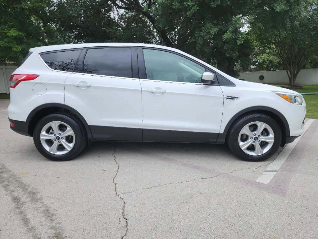 Used 2016 Ford Escape SE FWD image 9