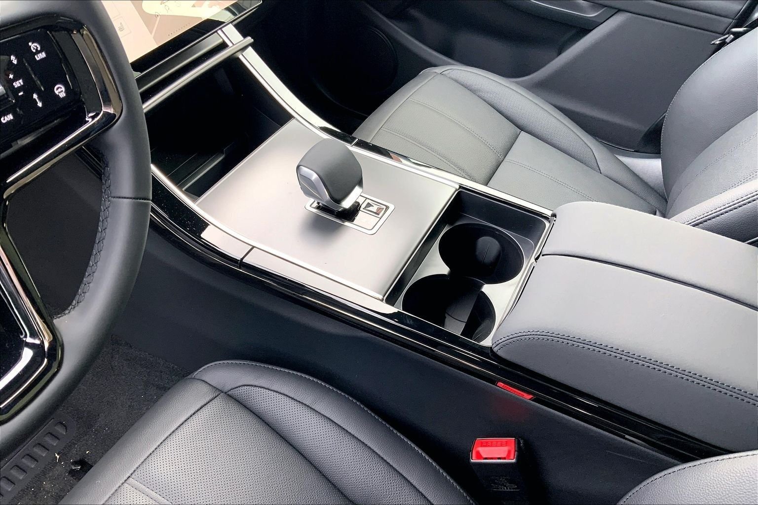 New 2026 Land Rover Range Rover Evoque S AWD/4WD image 7