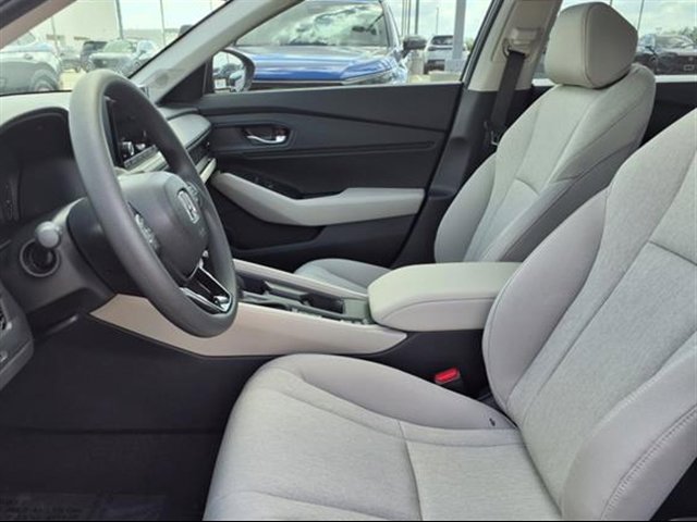 New 2025 Honda Accord SE image 9