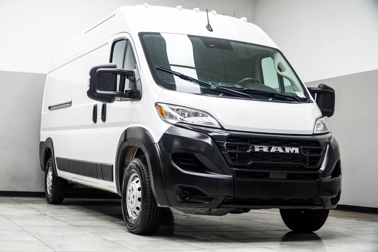 Used 2023 RAM ProMaster 2500 FWD image 4