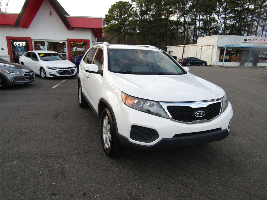 Used 2013 Kia Sorento LX image 12