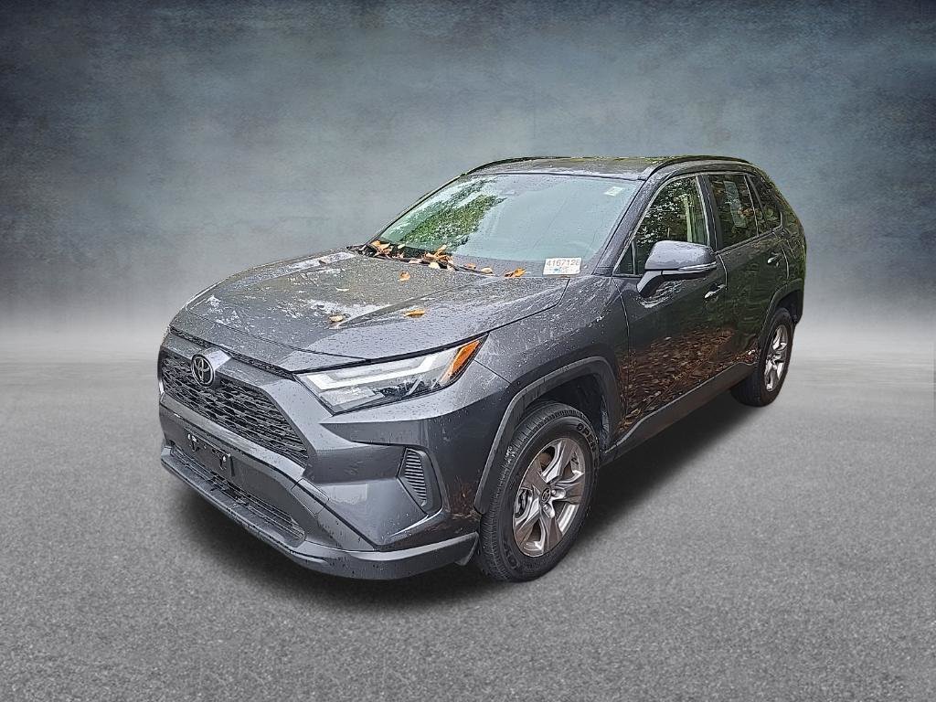 Used 2025 Toyota RAV4 LE AWD/4WD image 4