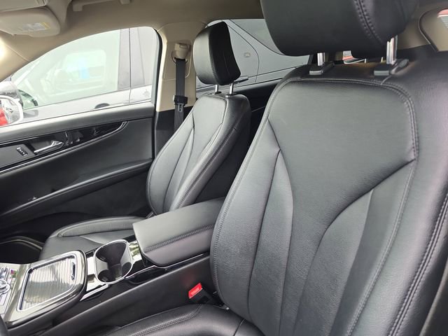 Used 2023 Lincoln Nautilus FWD image 17